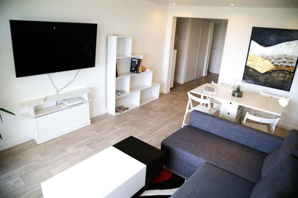 דירות בלואה Le Refuge Blesois Avec Parking Prive - Blesois Refuge With Private Parking מראה חיצוני תמונה